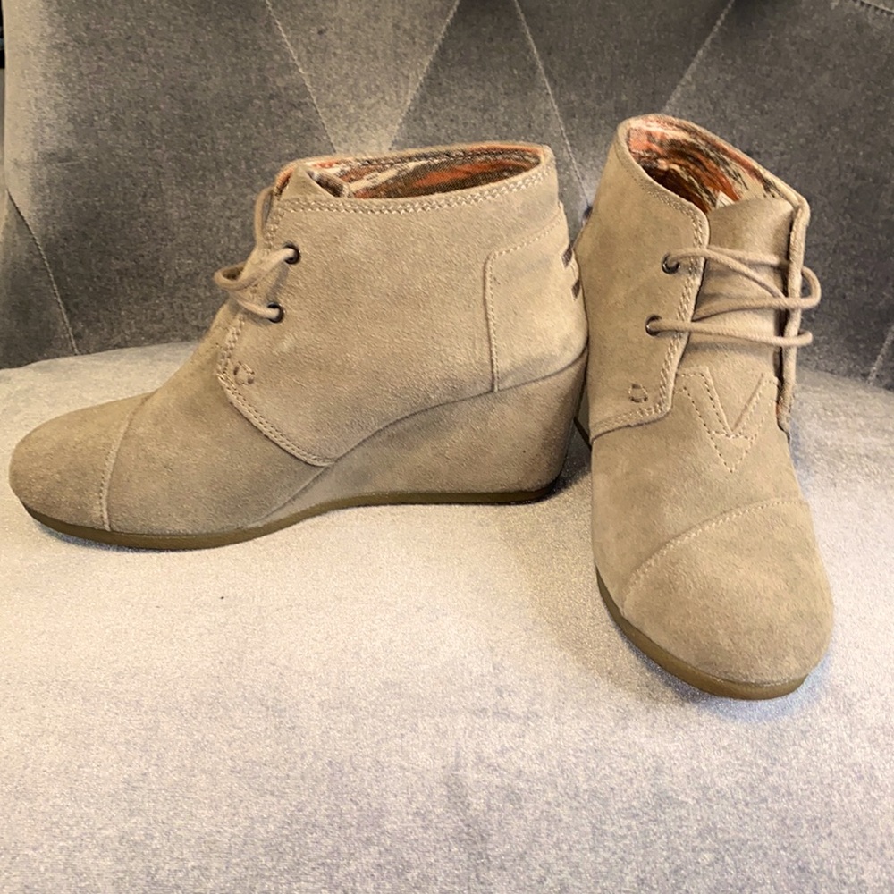 Toms wedge boots